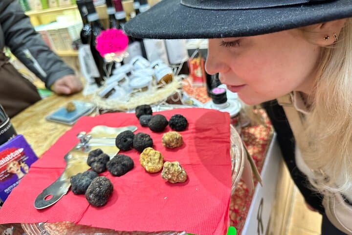 Tasty Trionfale Farmers Market Food Tour and Local Wines Tasting