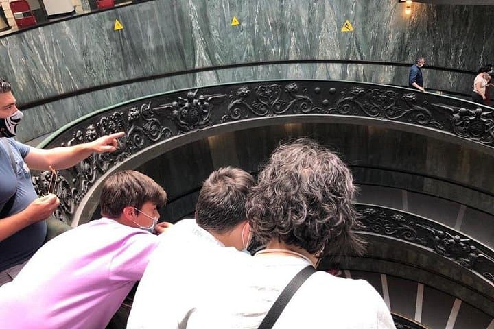 Vatican : Guided Tour Vatican Museums and Sistine Chapel