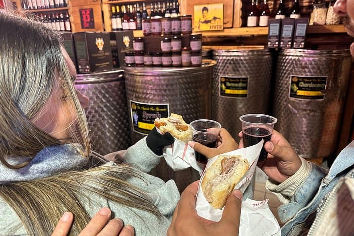 Rome Food Tour with Wine Tasting and Farmers Market in Prati Area