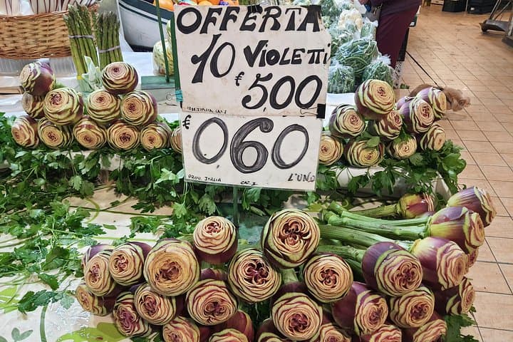 Rome Food Tour with Wine Tasting and Farmers Market in Prati Area