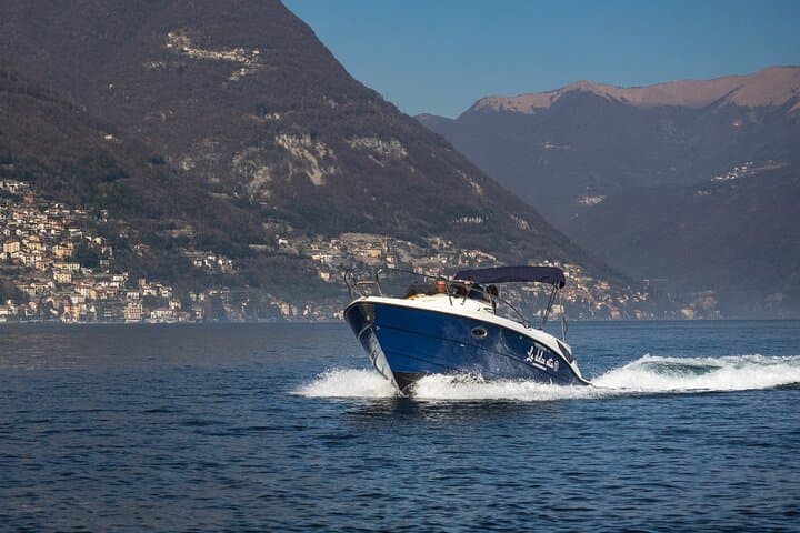La dolce vita: a powerfull motorboat!