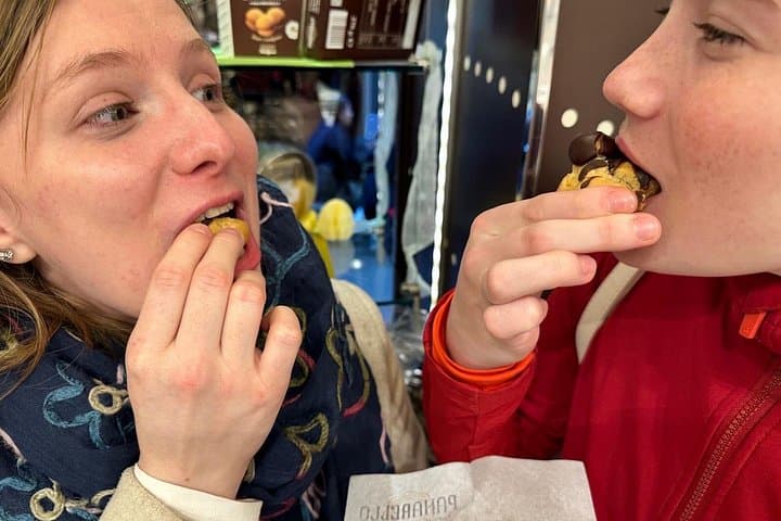 Eating Milan Street Food Tour with Guided Tasting and Sightseeing