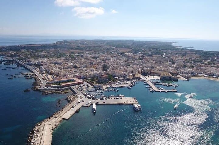From Trapani : Boat Tour Aegadian Islands Favignana and Levanzo Lunch