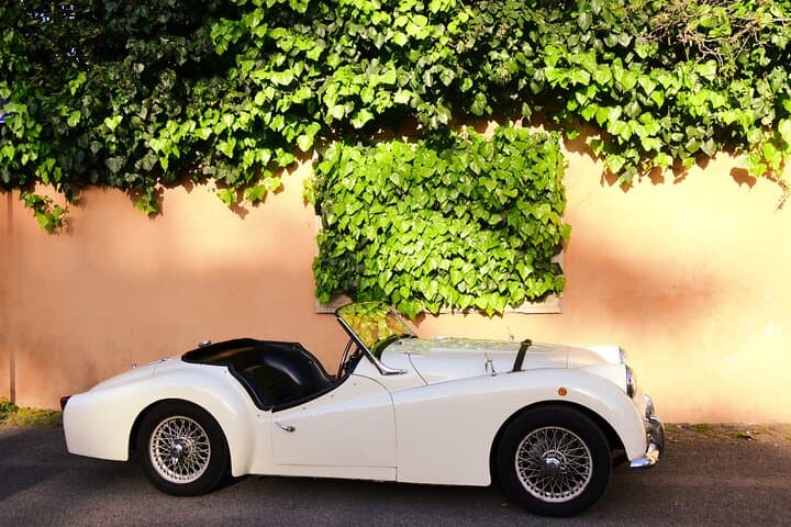 Quick stop during the tour on our beautiful Triumph TR3 from 1958 at Aventino Hill