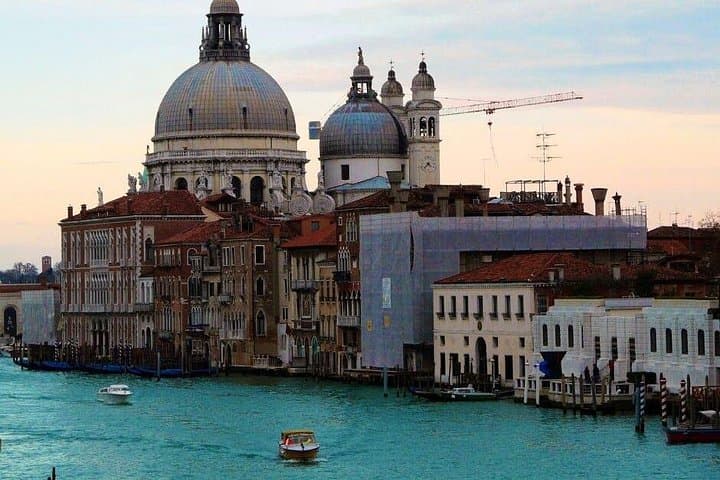 Venice : Private Custom Walking Tour with a Local Guide