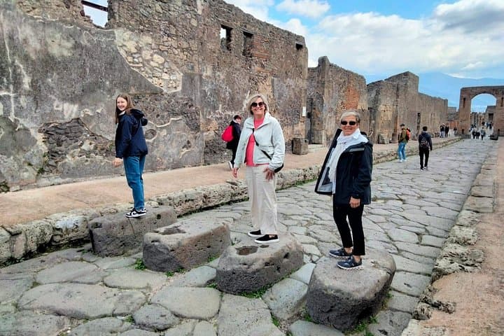 Top Excursions - Italy Pompeii and Herculaneum Skip-The-Line with Lunch&WineTasting from Rome