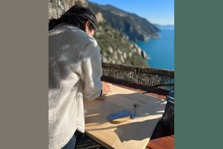Cinque Terre: Pesto cooking class with sea view in Riomaggiore