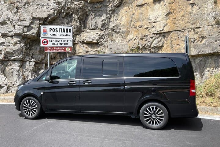 Transfer Fiumicino Airport with Mercedes Van VIP