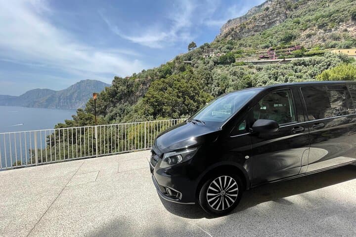 Transfer Fiumicino Airport with Mercedes Van VIP