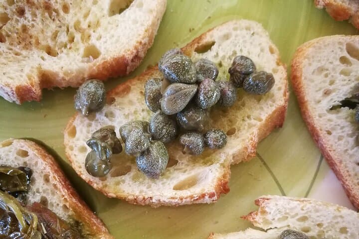 Cappero di Salina: Un'Esperienza di Degustazione Unica