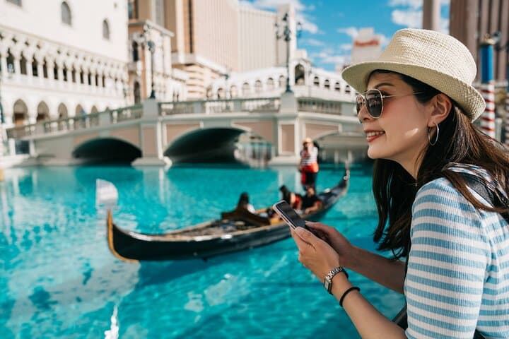 Private Art and Culture Tour in Dorsoduro and Academia Venice