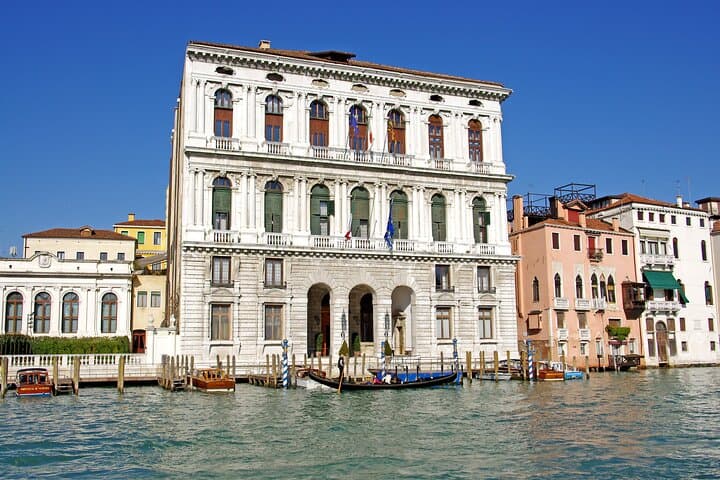 Private Art and Culture Tour in Dorsoduro and Academia Venice