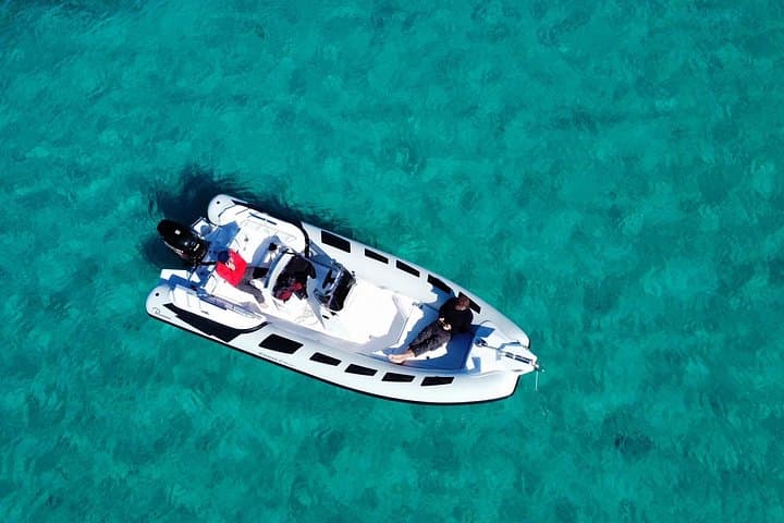 Smeralda Boat Tour and snorkeling