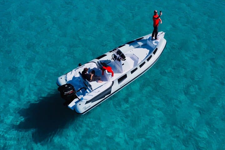 Smeralda Boat Tour and snorkeling