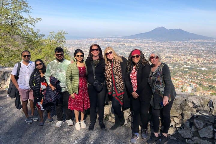 Departure from Sorrento is the ideal point because it is located in a panoramic position overlooking the Gulf of Naples.