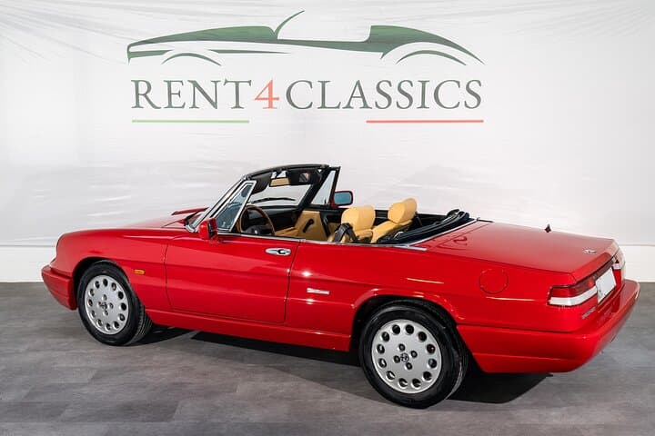 Vintage car rental on the lake for a day