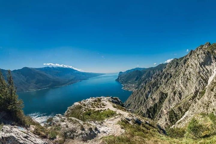E-bike tour : From Riva Del Garda to Punta Larici under the stars