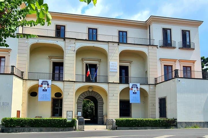 Sorrento Tour with Limoncello tasting from Naples