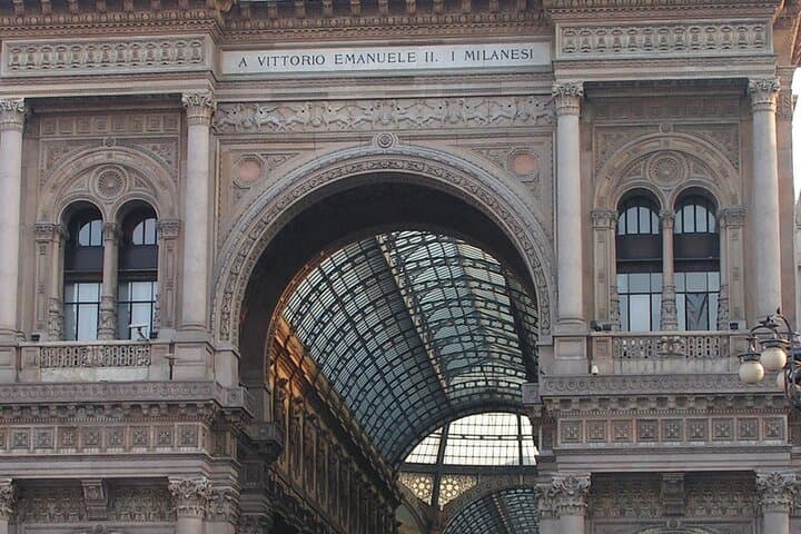 Private Audio Guided Walking Tour in Milan
