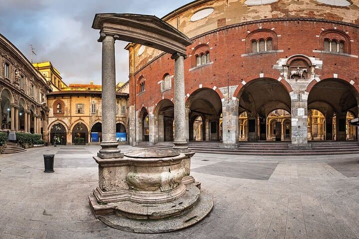 Private Audio Guided Walking Tour in Milan