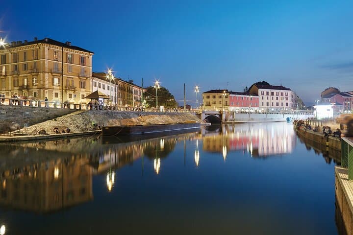 Private Audio Guided Walking Tour in Milan