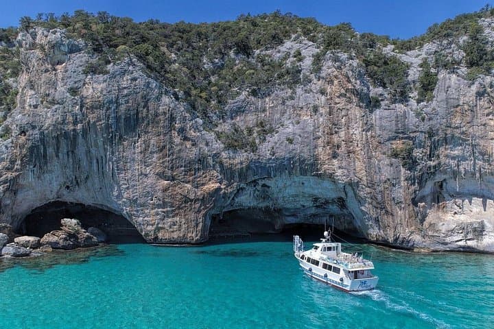 Full Day Cala Gonone and Gulf of Orosei Mini Cruise