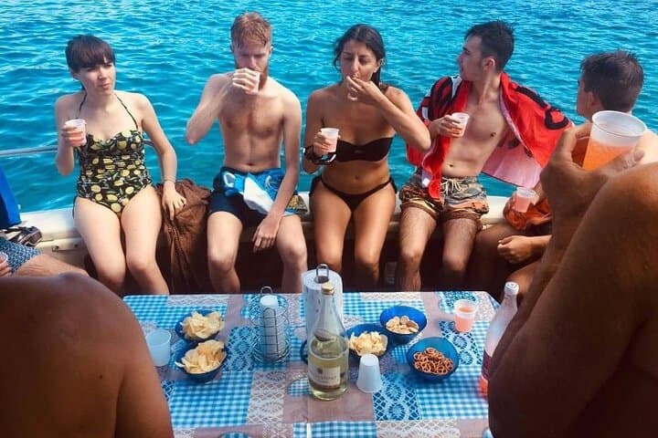 Private tour in Taormina with aperitif on board
