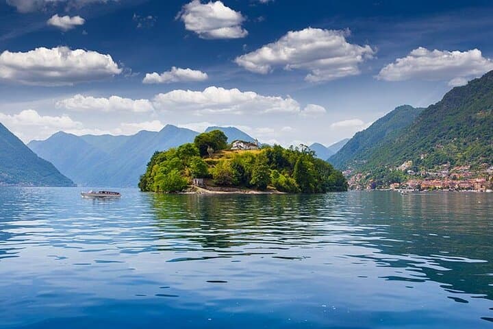 Shared boat tour from Varenna
