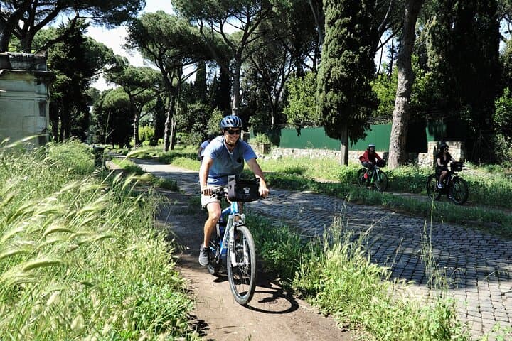Appian Way, Catacombs and Aqueducts Park Tour with Top E-Bike