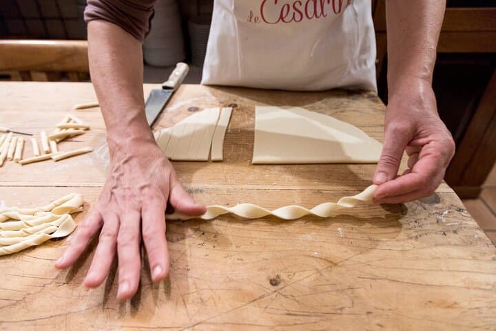 Cesarine: Pasta & Tiramisu Class at Local's Home in La Spezia