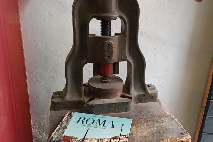 Arts and crafts in the historic Roman workshops