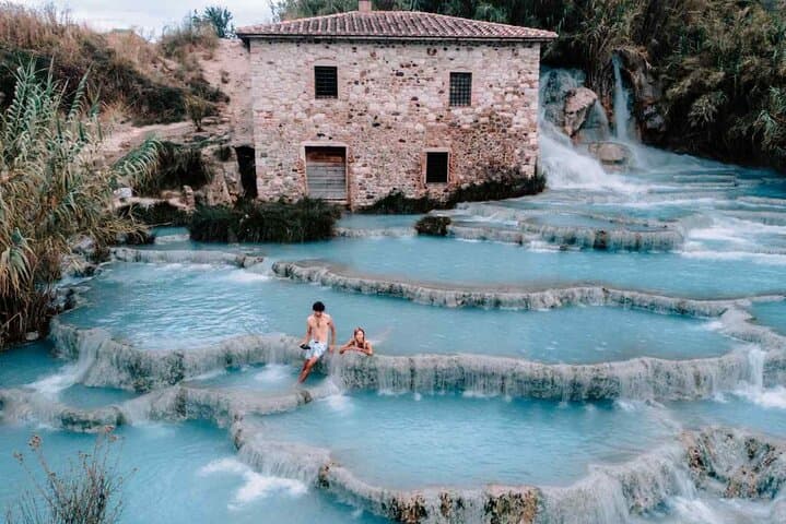 Full day guided tour of Saturnia and magical Tuscany