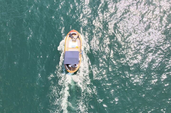 Naples : Snorkeling with a marine biologist & authorized guide