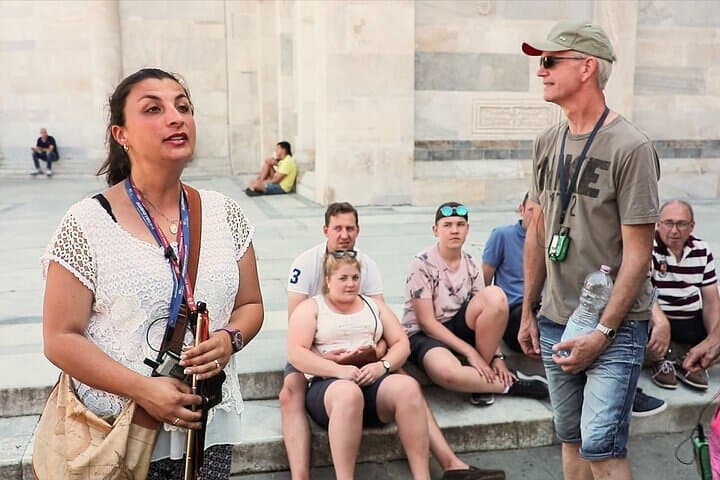 Guide walkiing tour