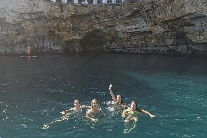 Tour by boat to discover the Polignano Caves