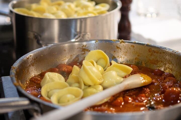 Milan Pasta and Tiramisu Cooking Class with Unlimited Wine