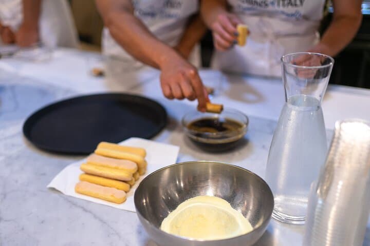 Coffee Lovers Dream - Cappuccino and Tiramisù Class in Florence