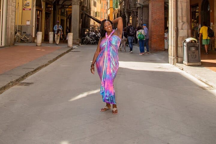 Pisa walking tour with private shooting