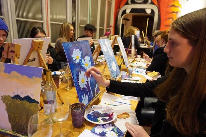 Paint n’ Sip in Rome: Unlimited Wine & Pizza in Piazza Navona