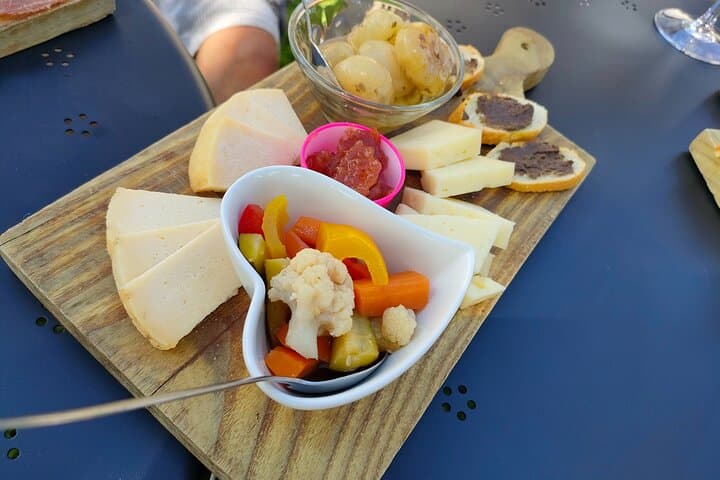 E-Bike Tour and wine tasting in Lazise Countryside