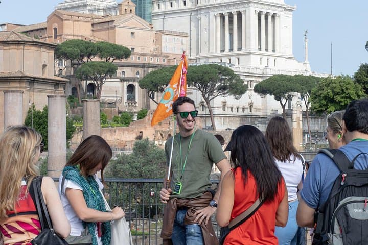 Guided tour of the Colosseum, Roman Forum and Palatine in Spanish