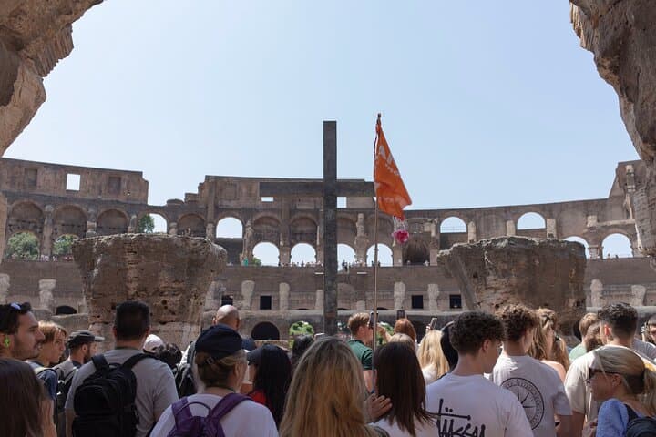 Guided tour of the Colosseum, Roman Forum and Palatine in Spanish