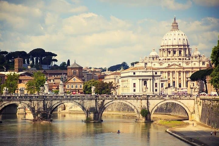Arrival in Rome: Airport Transfer & Exclusive City Introduction