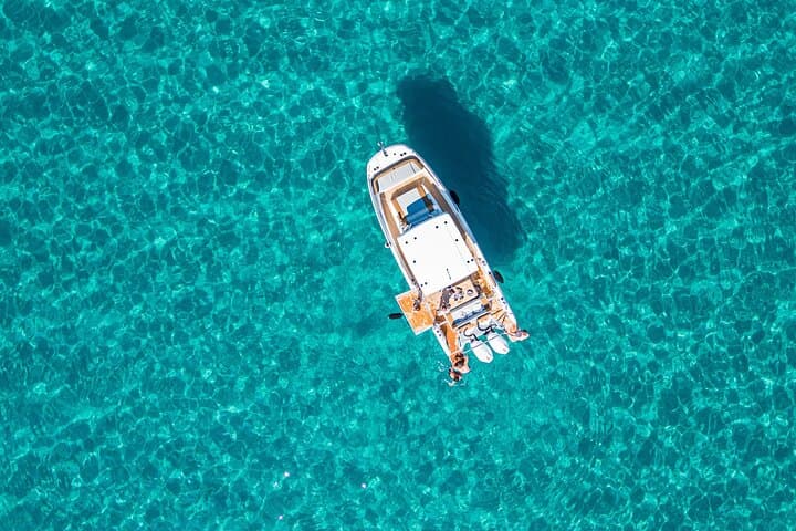 Cagliari 3 Hours Luxury Motorboat Tour - Wine and Snorkeling