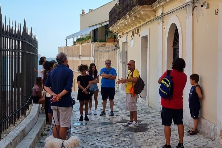 Brindisi: Guided Tour on History and the ancient Roman Via Appia