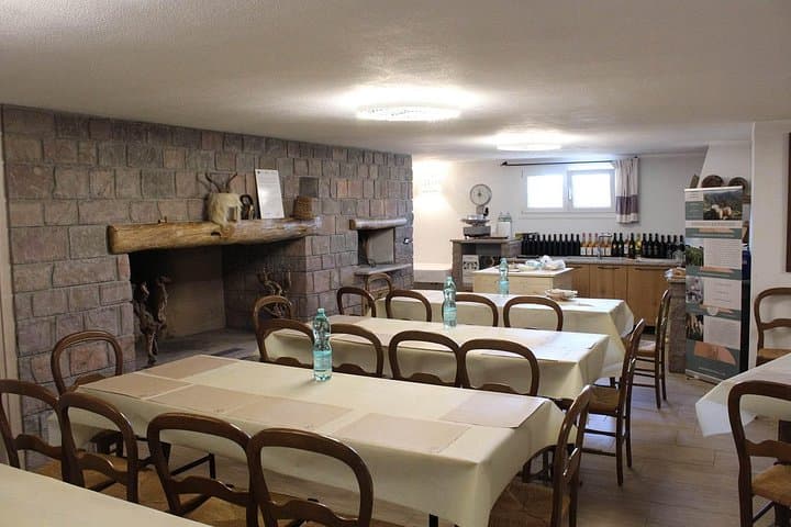 TASTING ROOM