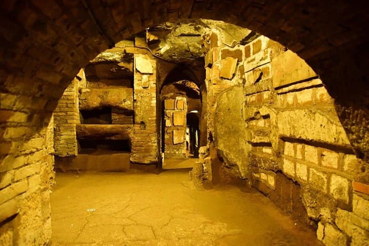 Golf Cart Driving Tour in Rome: 2.5 hrs Catacombs & Appian Way