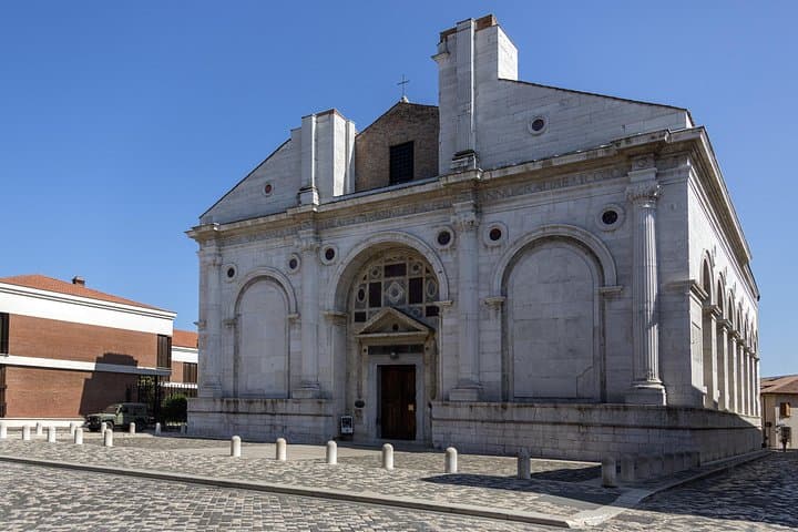 Semi-private Rimini Tour of City Highlights with Top-Rated Guide