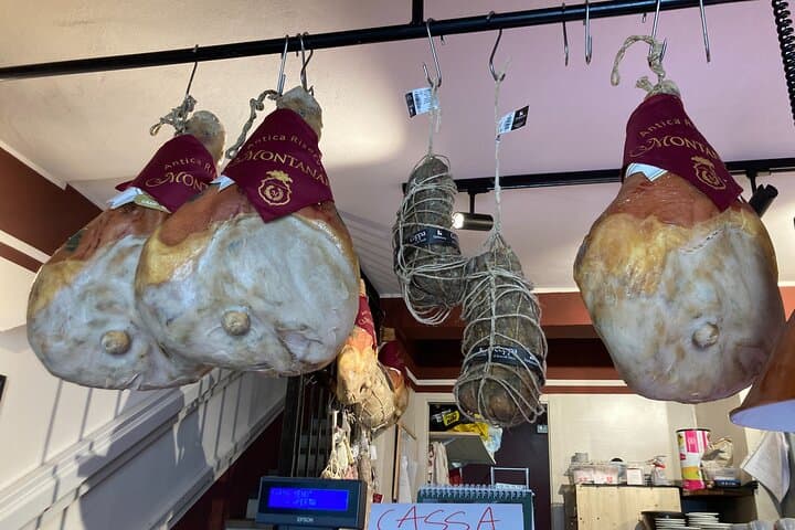 1 Hour Tour : Street Food - the best of Parma