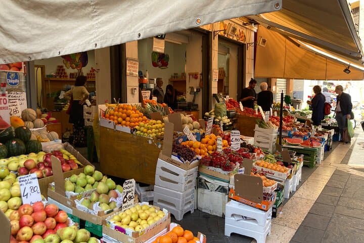 1 Hour Tour : Street Food - the best of Parma
